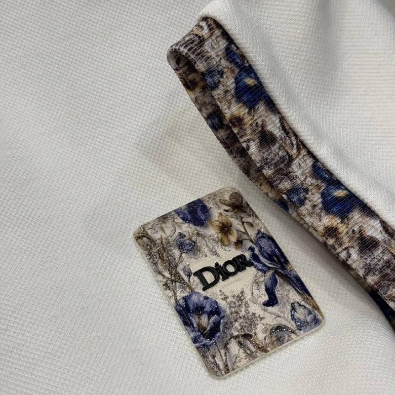 Apparel — TGYGxCN05SzC view