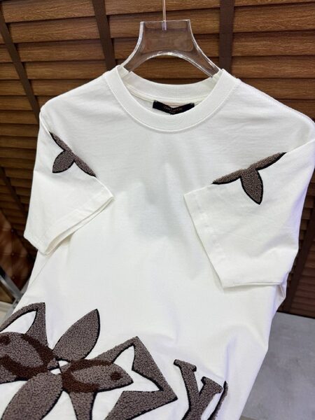 Apparel — TGYZl477XnJh view 2
