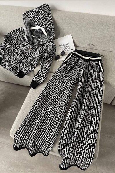 Apparel — TGYc641M_5nU view 2