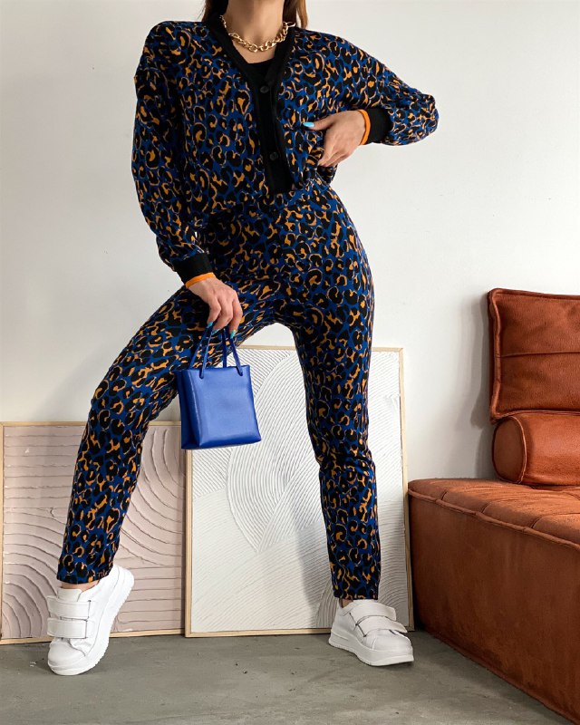 Apparel — TGYsjK5sMDmk view
