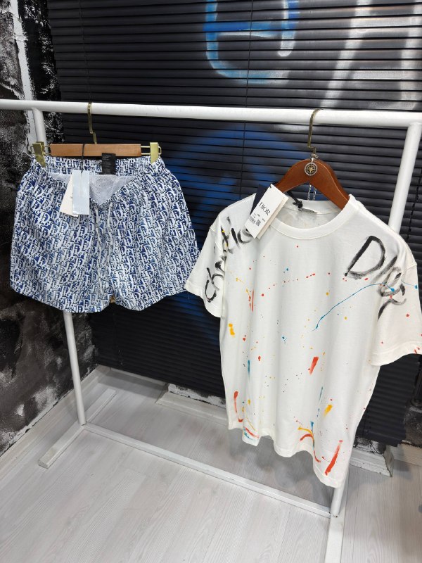 Apparel — TGYzuFuhNxfQ