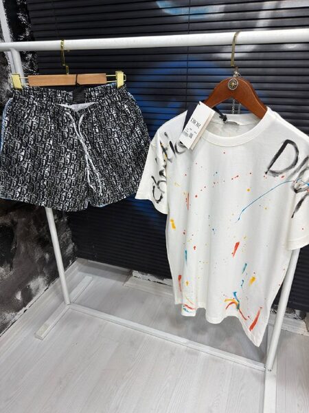 Apparel — TGYzuFuhNxfQ view 4