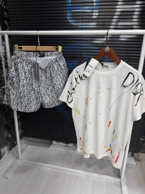 Apparel — TGYzuFuhNxfQ view
