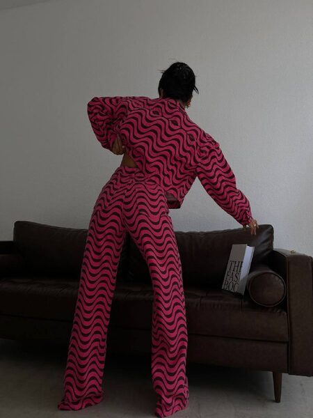 Apparel — TGZ7BcBmG_iR view 8