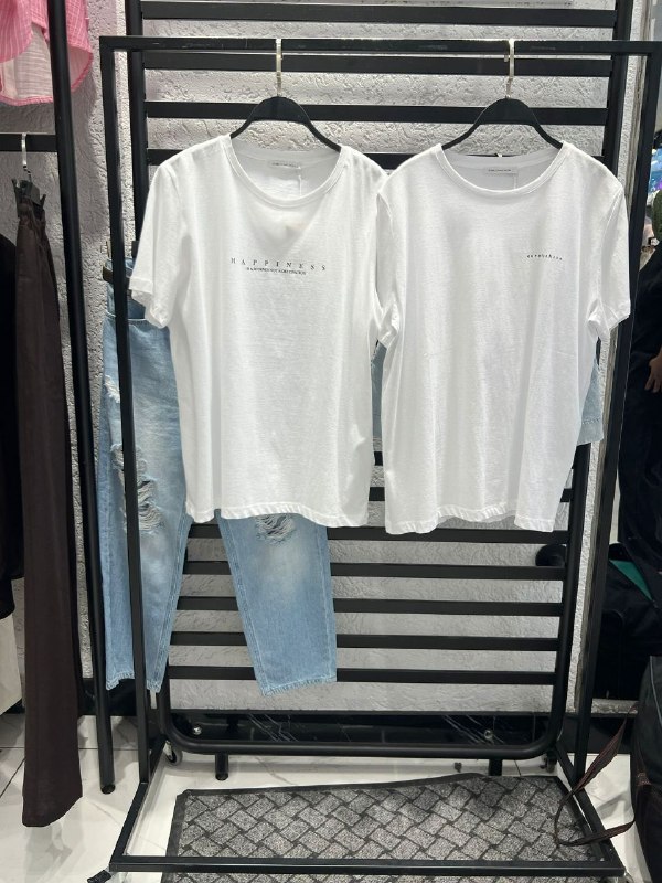 Apparel — TGZ7sxfFNgUU view