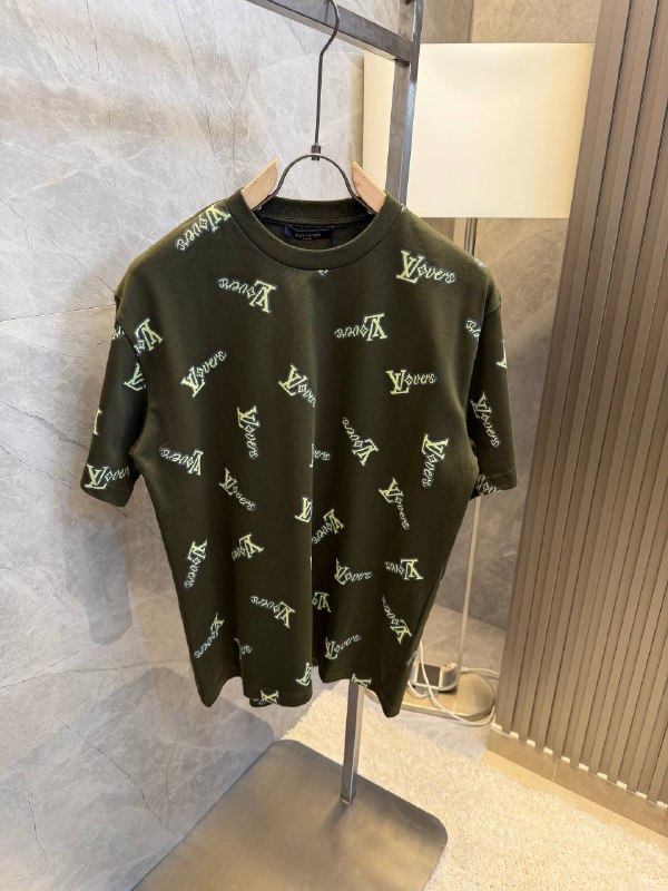Apparel — TGZMy5qGCiiV