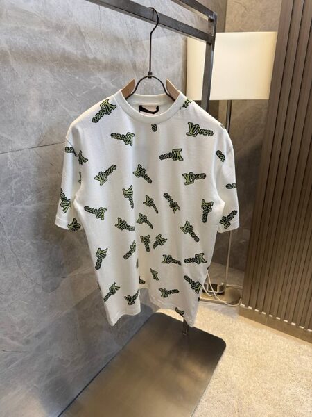 Apparel — TGZMy5qGCiiV view 2