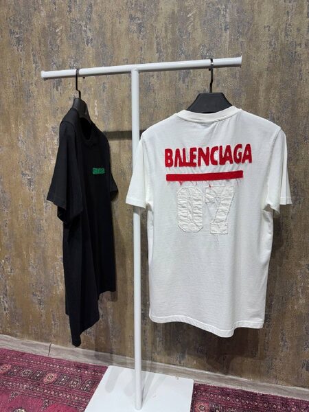 Apparel — TGZORhbkB0yY view 4