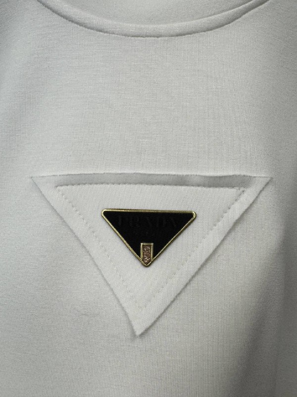 Apparel — TGZPADP1vzJk view