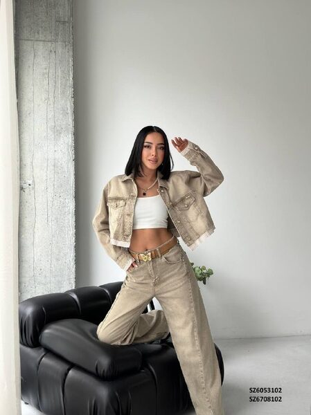 Apparel — TGZb_0R3o7wb view 3