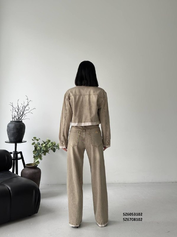 Apparel — TGZb_0R3o7wb view