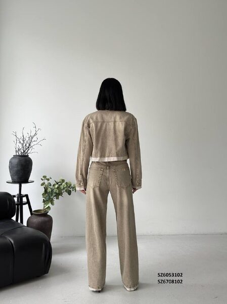 Apparel — TGZb_0R3o7wb view 4