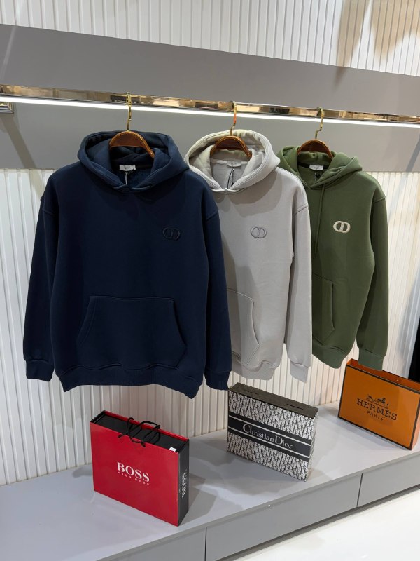 Apparel — TGZmIkBEg-U1