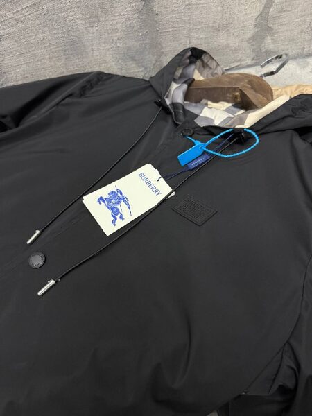 Apparel — TGZoFG92WfxM view 2
