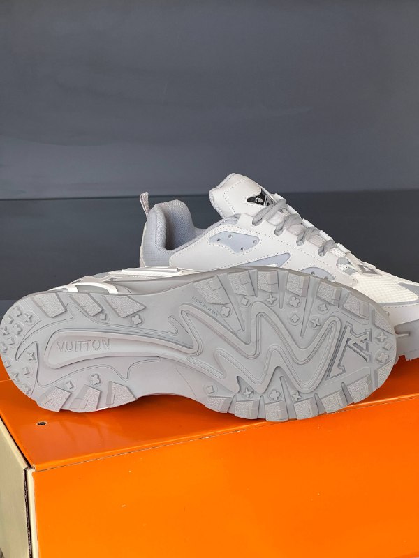 Men's Sneakers — TGa2fiBybfyW view