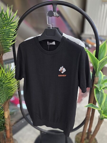 Apparel — TGa8iohDpig4 view 2