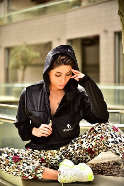 Apparel — TGah_IuU7eWi