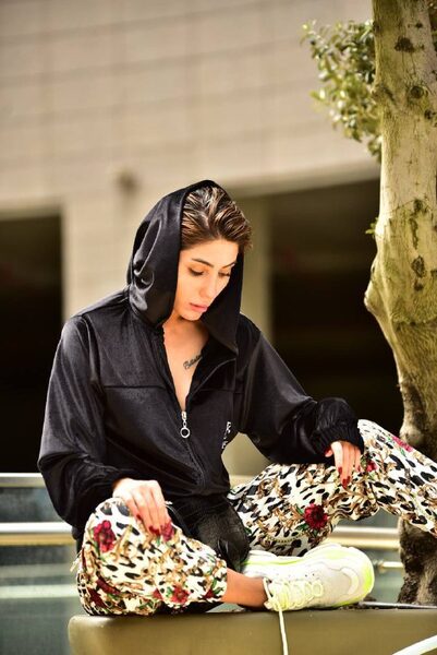 Apparel — TGah_IuU7eWi view 4