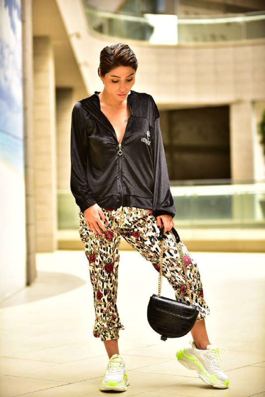 Apparel — TGah_IuU7eWi view