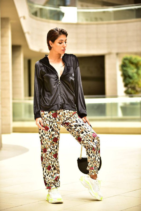 Apparel — TGah_IuU7eWi view