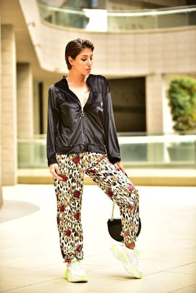 Apparel — TGah_IuU7eWi view 7