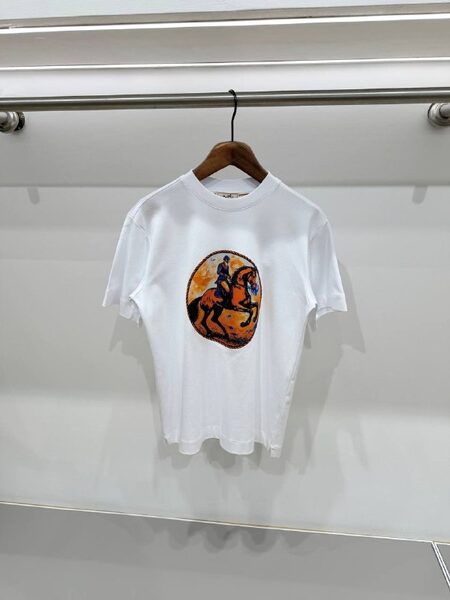 Apparel — TGbQd72KBbB0