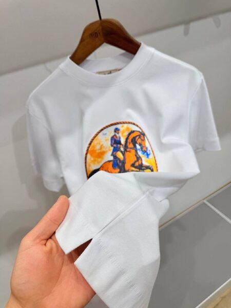 Apparel — TGbQd72KBbB0 view 4