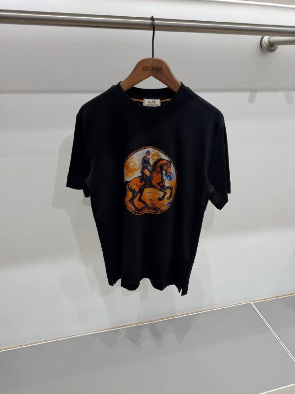 Apparel — TGbQd72KBbB0 view