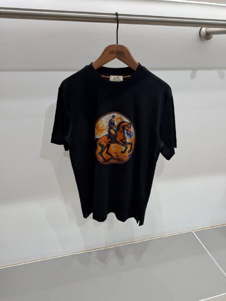 Apparel — TGbQd72KBbB0 view 5
