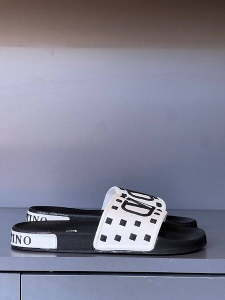 Men's Sneakers — TGbdXEDQM_xR view 2