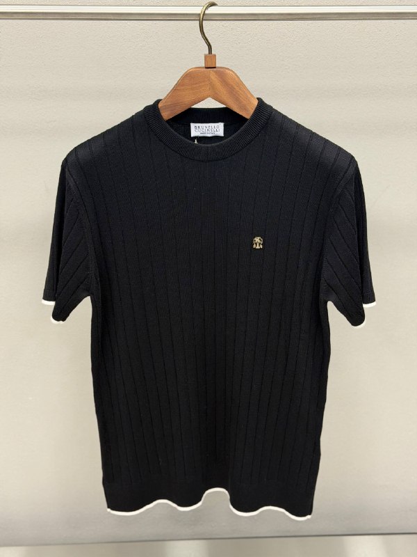 Apparel — TGblN2g21vPo view