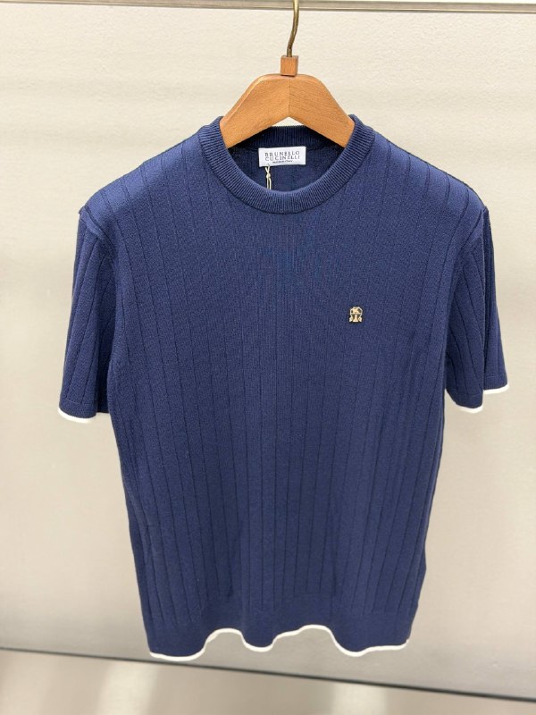 Apparel — TGblN2g21vPo view