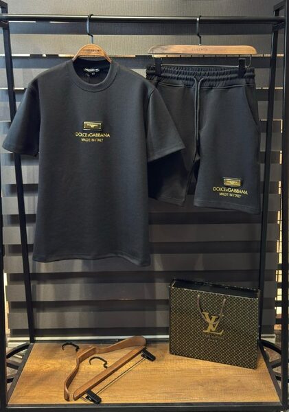 Apparel — TGc2LyS1TPau