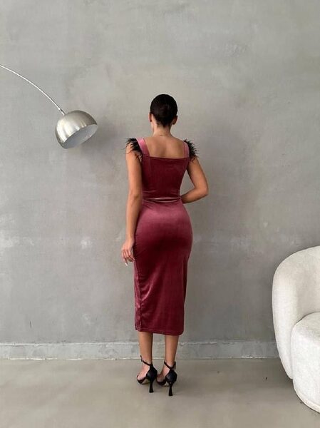 Apparel — TGcAhS4z_mJs view 4