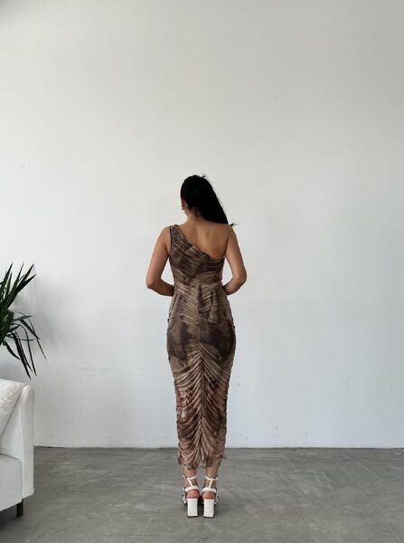 Apparel — TGcEz1pPHIZA view 2
