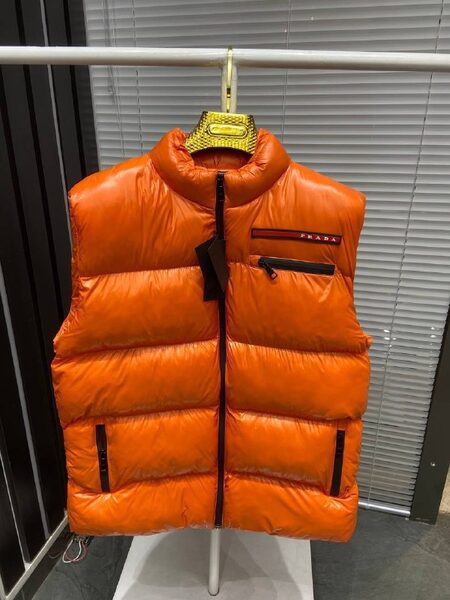 Apparel — TGcFgsU_WUrR view 4