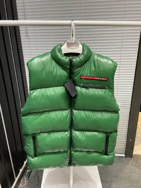 Apparel — TGcFgsU_WUrR view 5