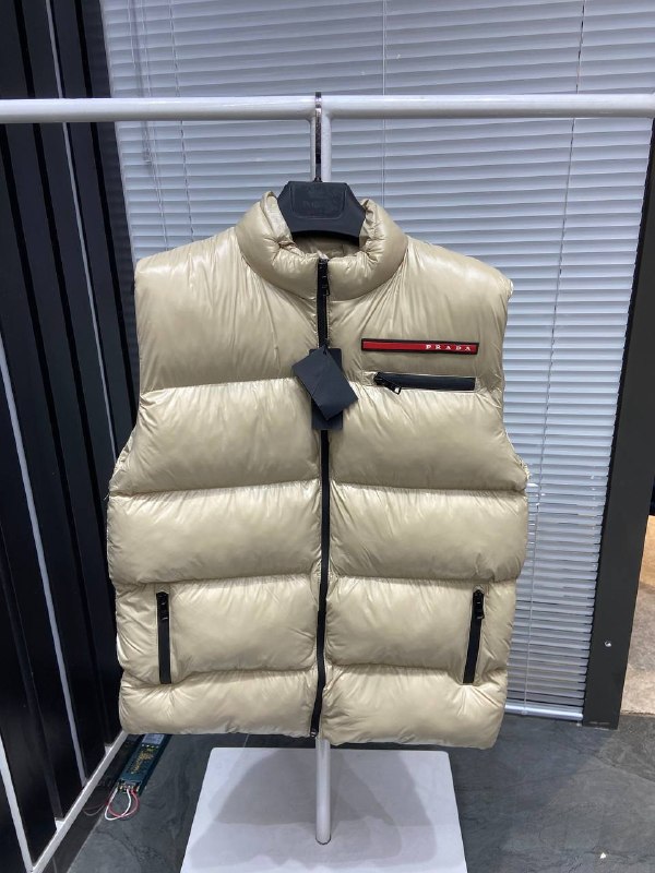 Apparel — TGcFgsU_WUrR view