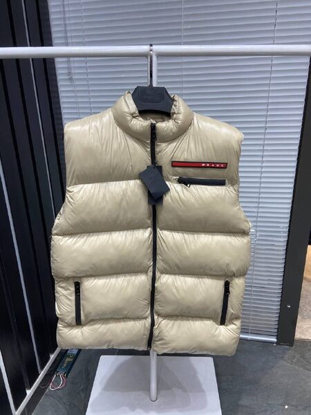 Apparel — TGcFgsU_WUrR view 6