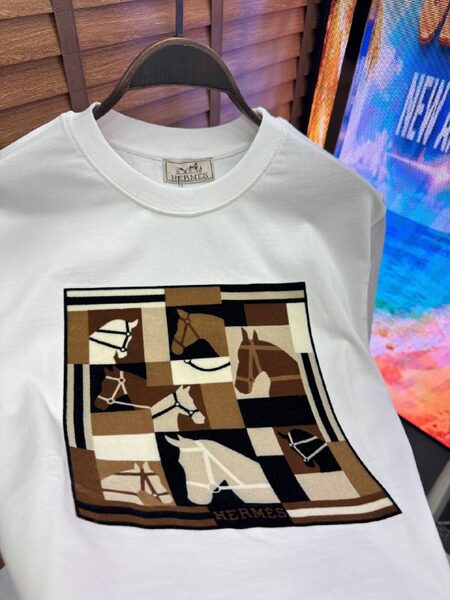 Apparel — TGcYOZ4W9qij view 2