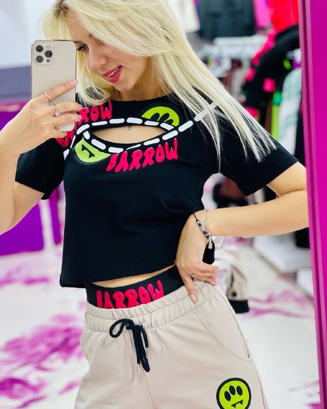 Apparel — TGcdviVn6UGl view