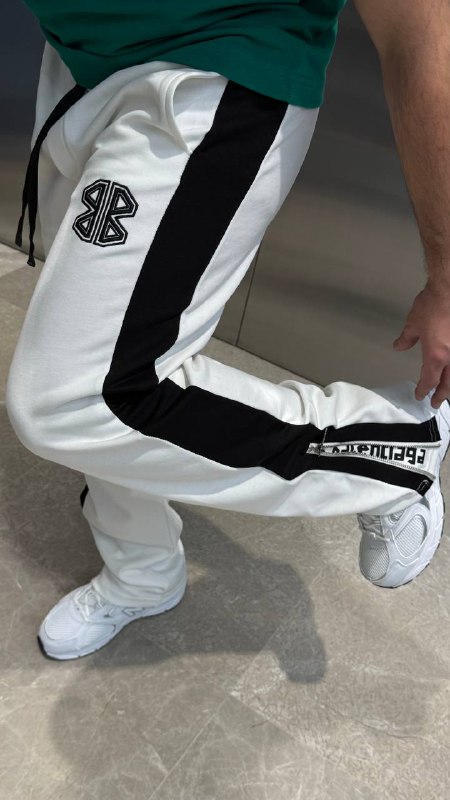 Apparel — TGcscgDbQh_N view