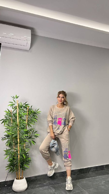 Apparel — TGd2tqlDsiWv view