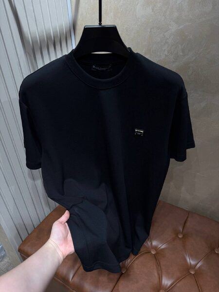 Apparel — TGd5w57DWplM