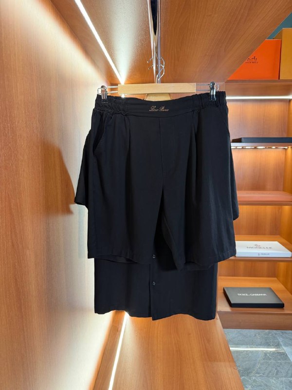 Apparel — TGd7tPmmRB1N view
