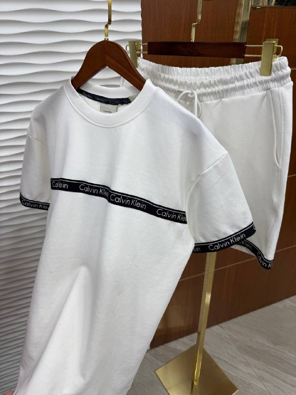 Apparel — TGd7w3EM2UFE view
