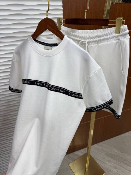 Apparel — TGd7w3EM2UFE view 5