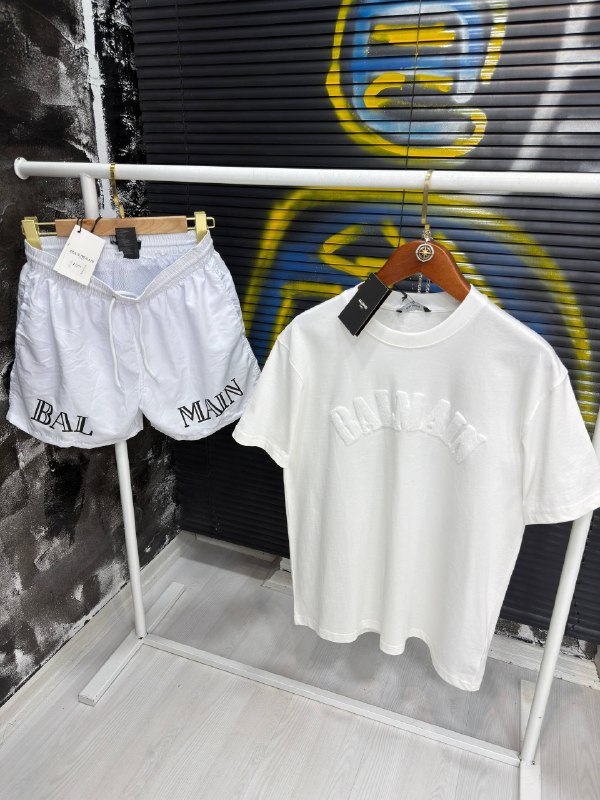 Apparel — TGd8aj0Mm5lb view