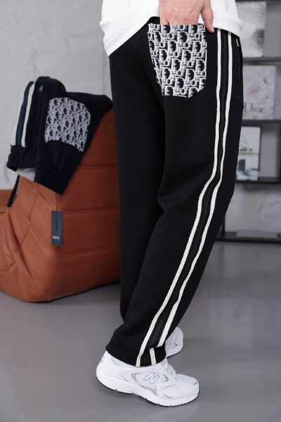Apparel — TGdA3ElECvJ0