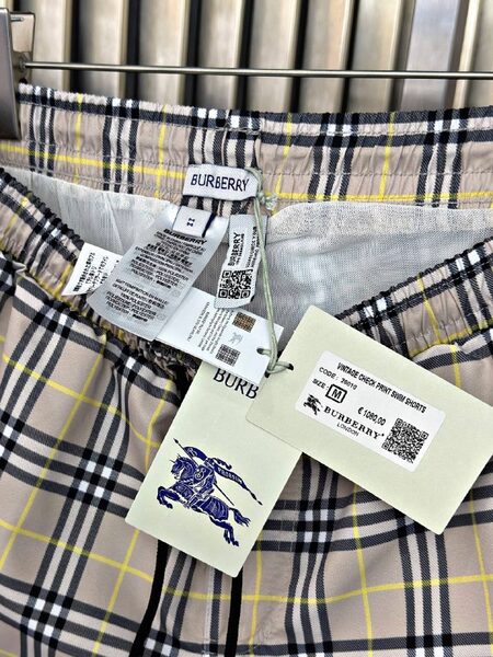 Apparel — TGdIqgqWeo2Y view 4